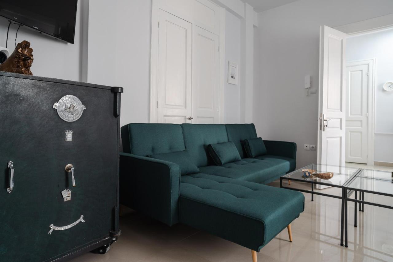 Polytimon, An Athenian Neoclassical Apartment Exterior photo